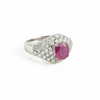 Ruby and Diamond ring set in 18kt White Gold.