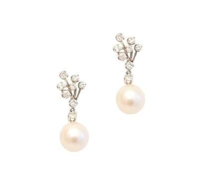 Pearl Diamond and White Gold Earrings.