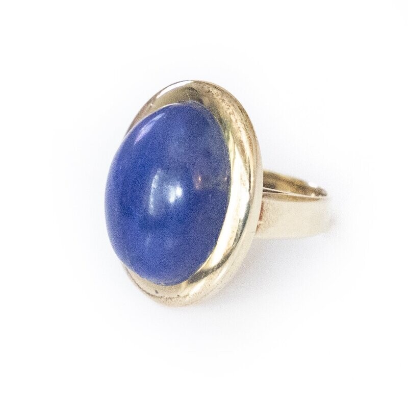 Custom made Lapis Lazuli 14kt Yellow Gold Ring. Custom made Lapis Lazuli 14kt Yellow Gold Ring.
