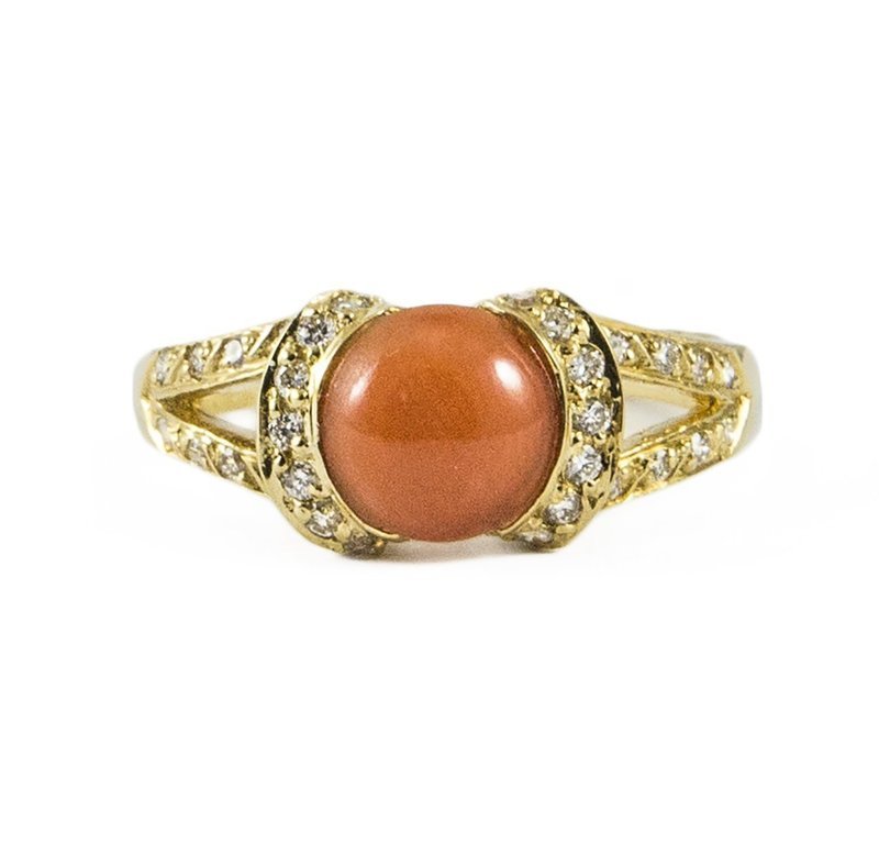 Delightful Coral Diamond and Gold Ring Delightful Coral Diamond and Gold Ring