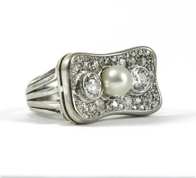SCHILLING Hand Made 18 kt. White Gold Diamond Natural Pearl Retro Ring
