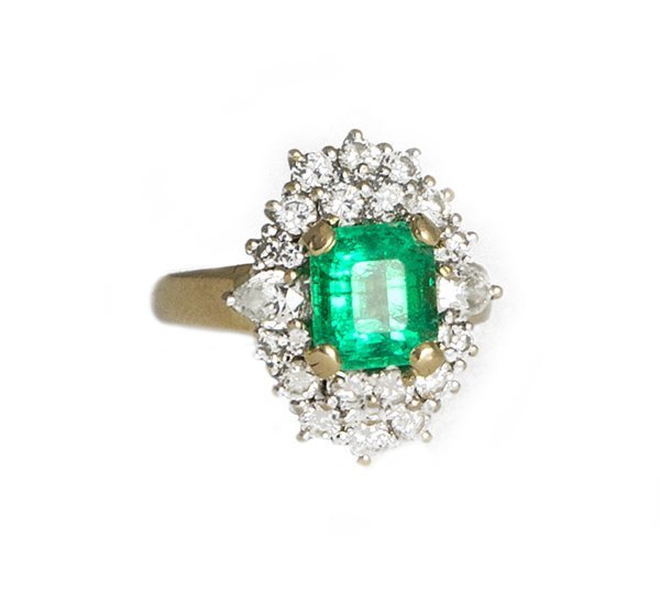 Vintage Emerald & Diamond Ring Vintage Emerald & Diamond Ring