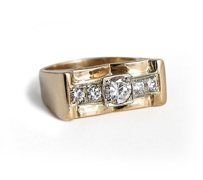 Vintage Retro Design Yellow Gold & Diamond Ring