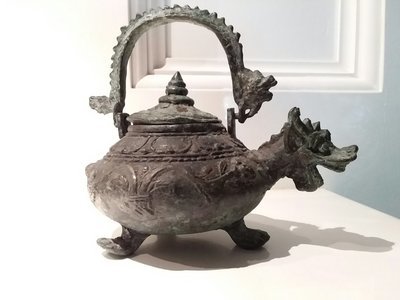 Bronze Chinese pot
