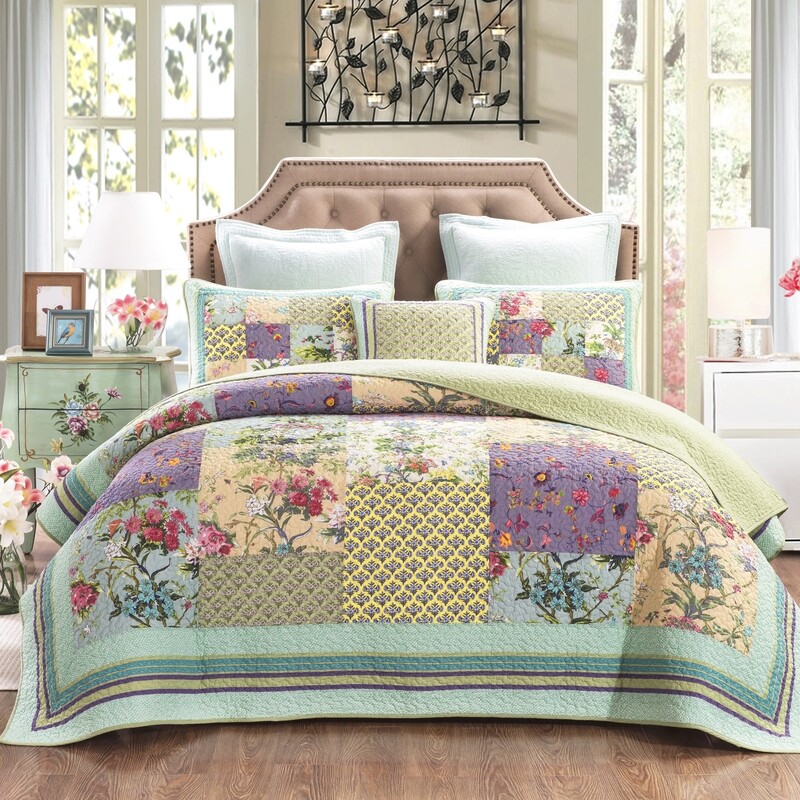 Cosmic Floral Coverlet Bedspread Set Queen