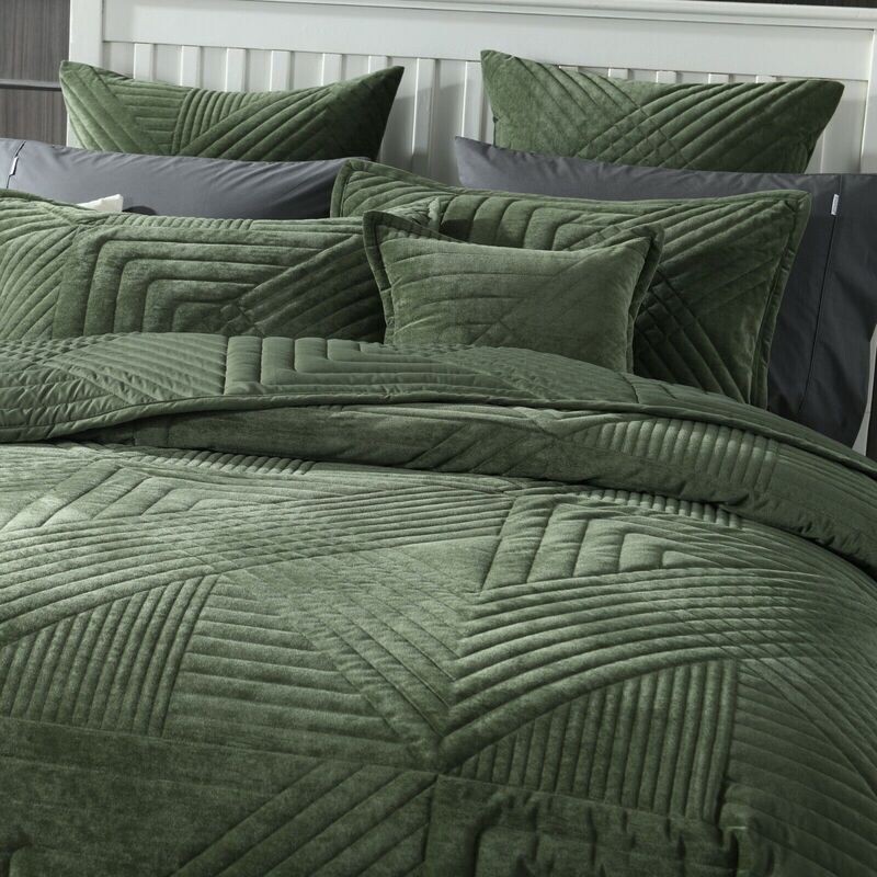 Samatra Coverlet Set Olive Queen/King