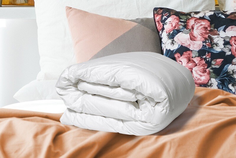 Herington White Duck Down & Feather 50 Quilt Queen