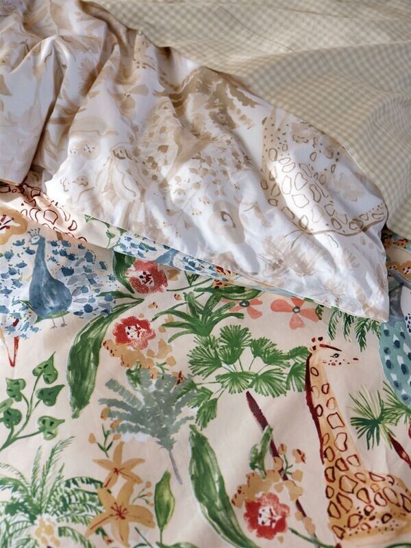 Gentle Giants Quilt Cover Set. 4 Piece - Queen