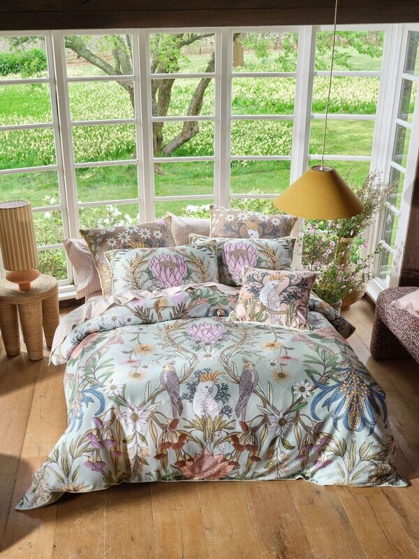 Victoria Mist Quilt Cover Set: Queen