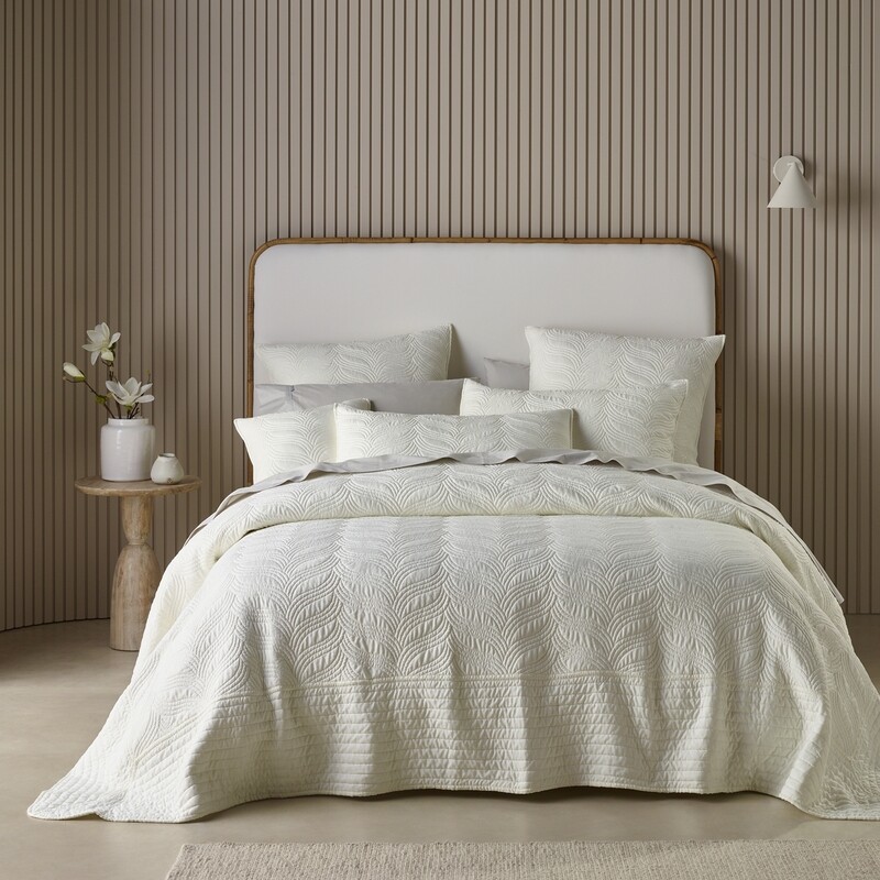 Kamala Bedspread Set Cream: Super King