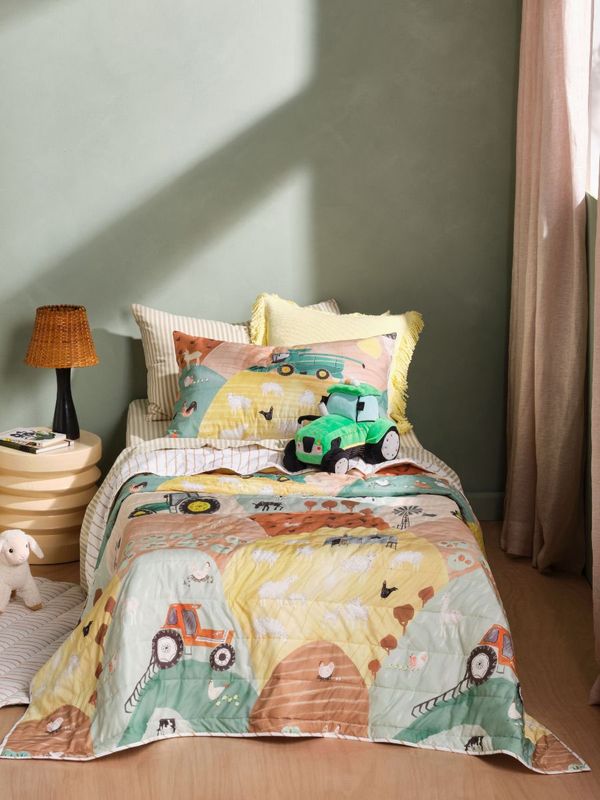 Sunset Harvest Coverlet / Bedspread Set.