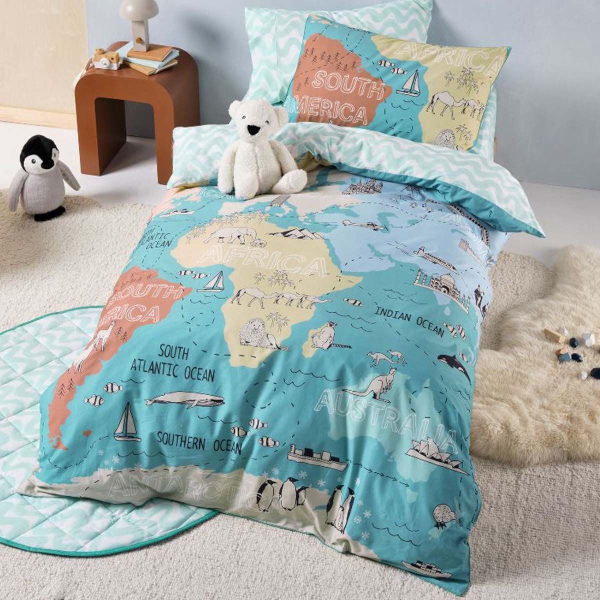 Linen House Kids Atlas Quilt Cover Set: Queen