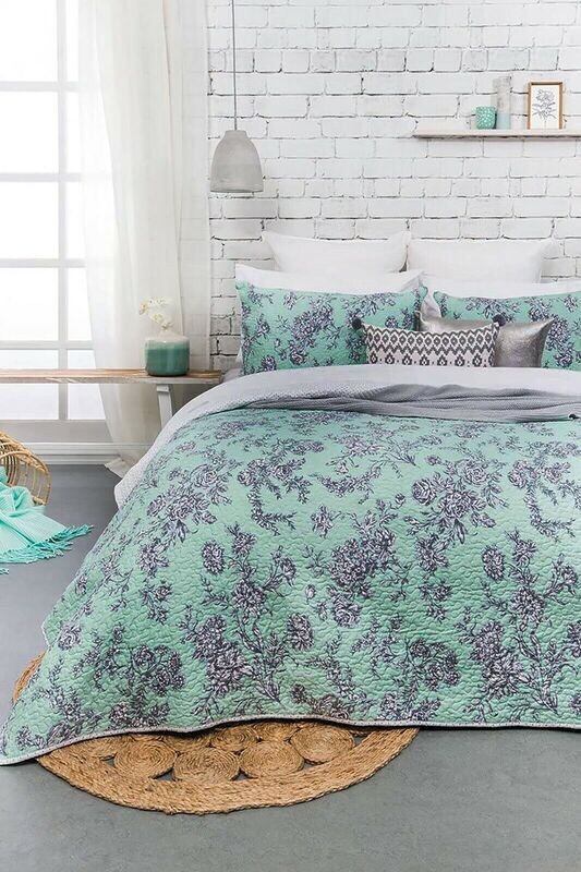 Bambury May Frost Coverlet Set fits Queen/King