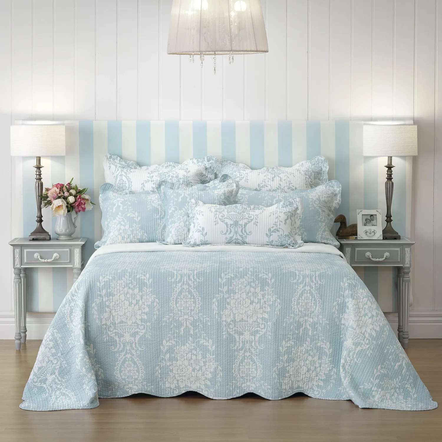 Bianca Florence Blue Bedspread Set: Queen