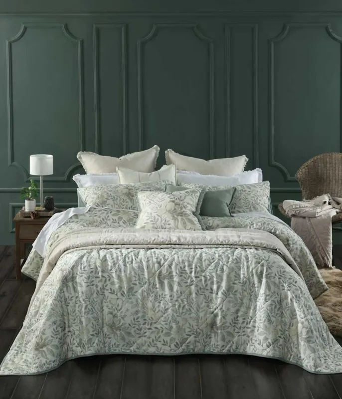 MM Linen Whisper Coverlet Set: Queen