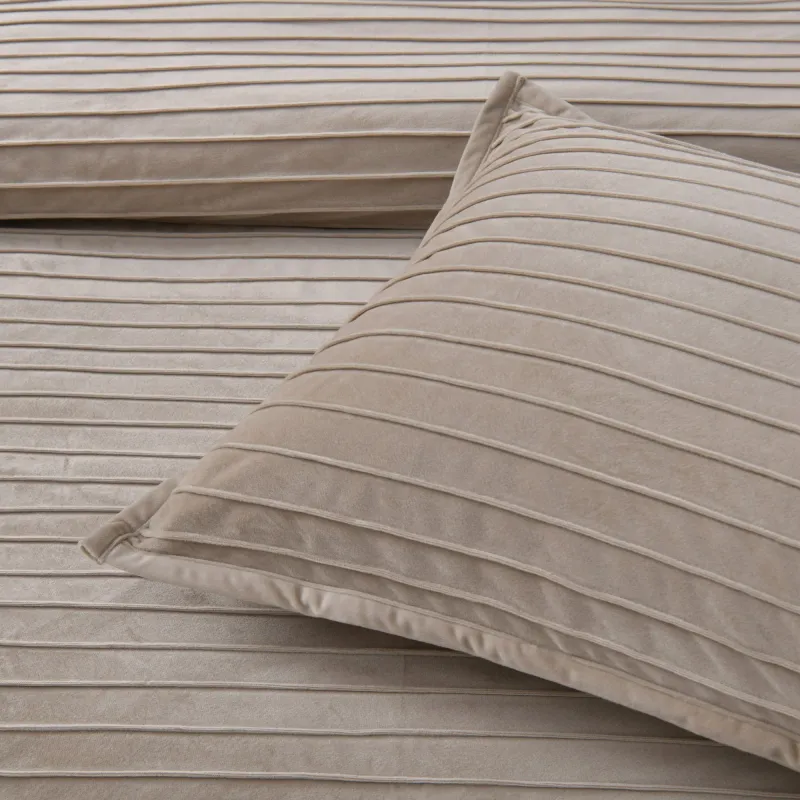 Bianca Saphira Coverlet Set – Latte: Super King