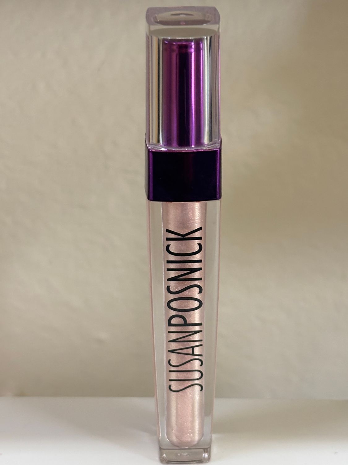 ESSENTIAL MAKE UP by Susan Posnick - Double Duty Gloss - Cotton Candy