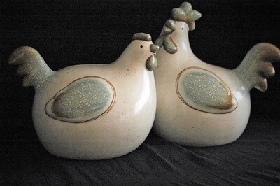 Hahn / Henne ca.28cm, Steingut creme-grün Hahn / Henne ca.28cm, Steingut creme-grün