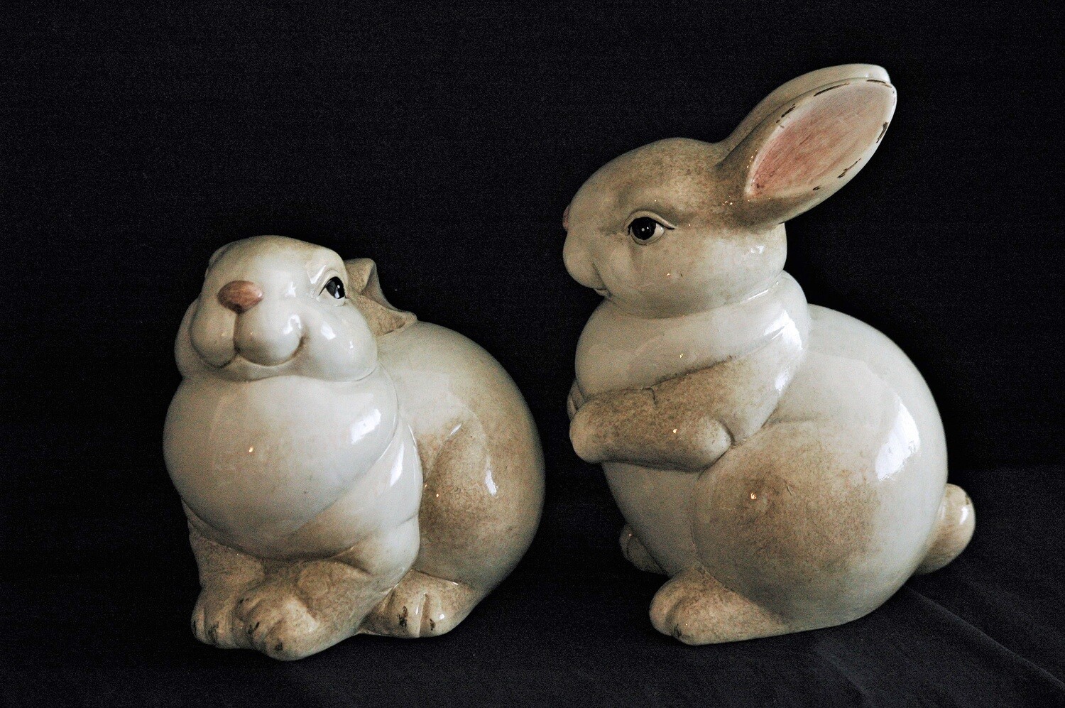 Hase sitzend od. stehend 15/20cm, Steingut, braun