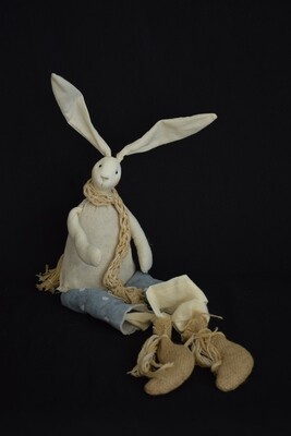 Hase sitzend od. stehend 51cm, Stoff, creme-blau Hase sitzend od. stehend 51cm, Stoff, creme-blau