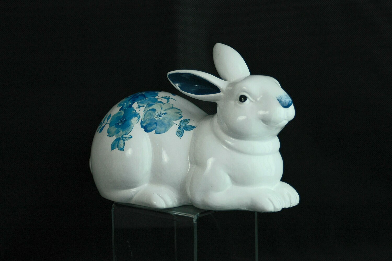 Hase liegend od. stehend 22cm, Keramik, weiss-blau