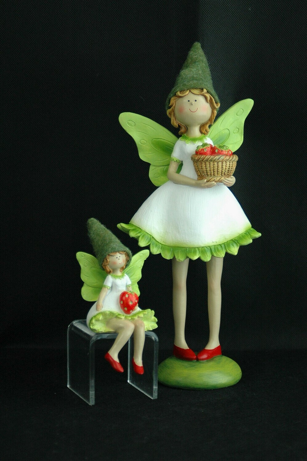Erdbeerenkind 14cm KH od. 30.5cm stehend, Polyresin, rot-grün