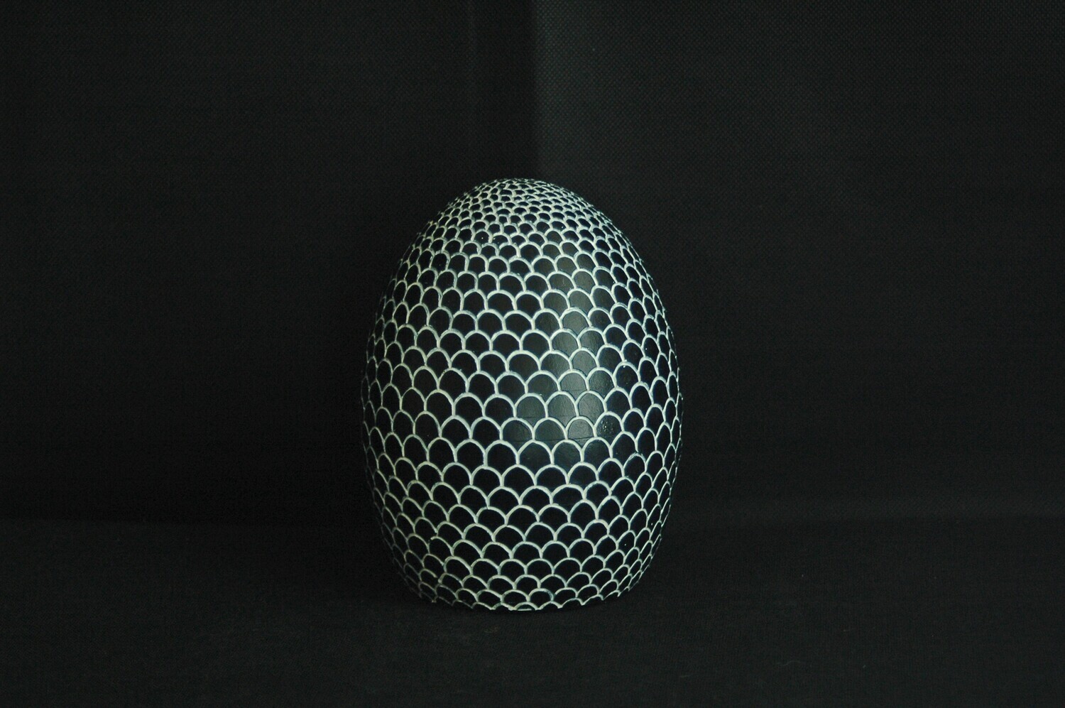 Ei 16cm, Polyresin, schwarz-weiss