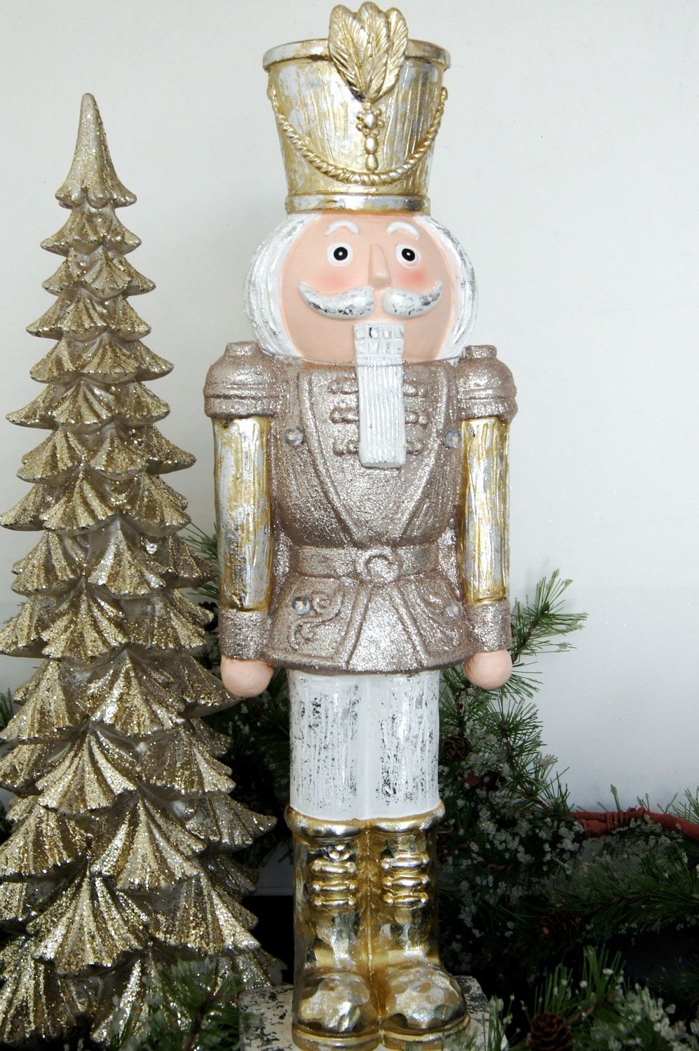 Nussknacker 54cm mit LED, Magnesia, gold
