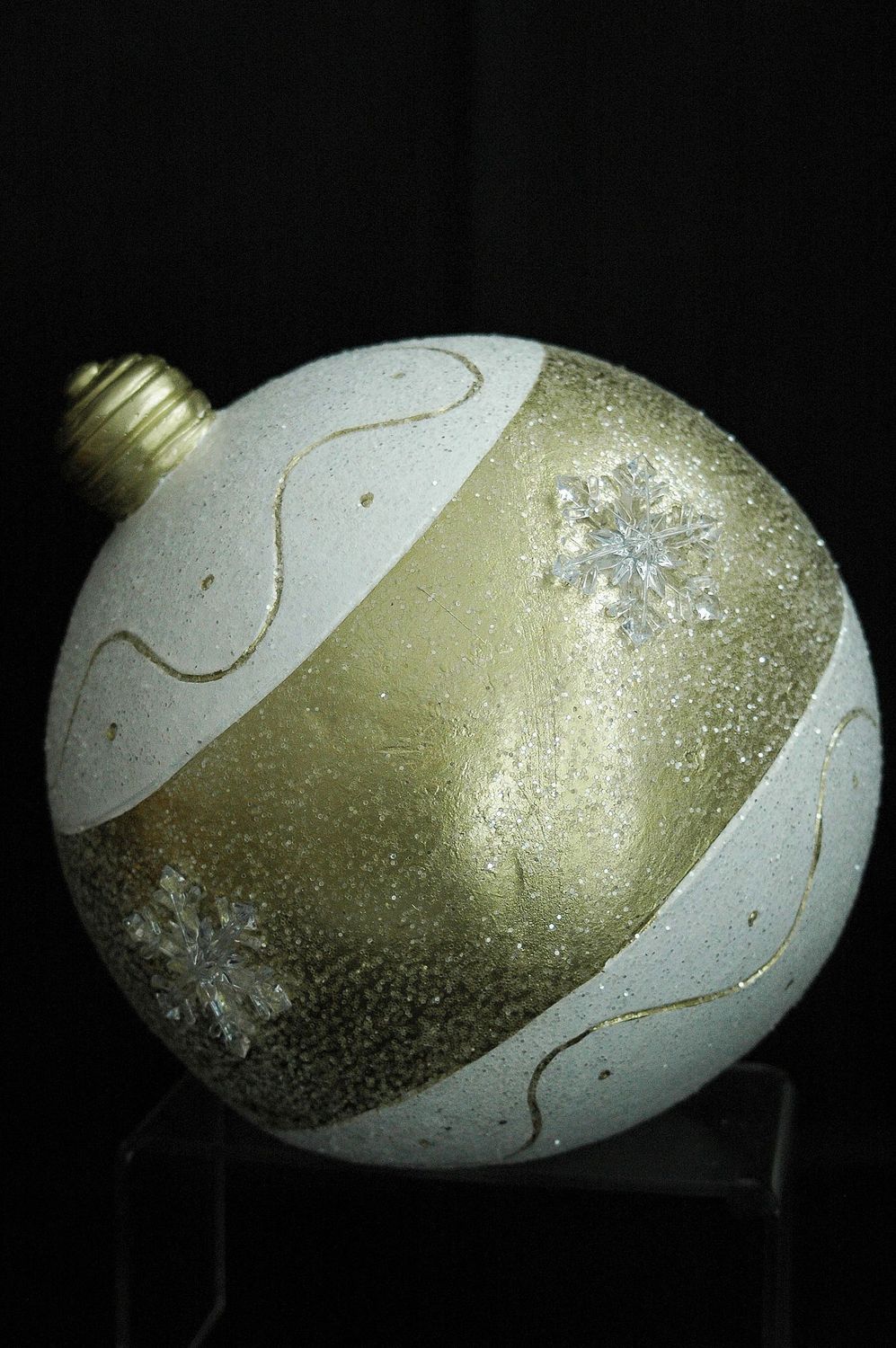 Kugel mit LED 25cm, Magnesia, gold