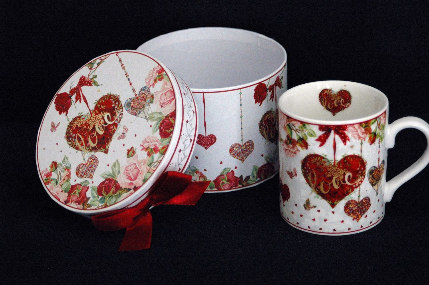 Tasse m.Box "Herzen", rot