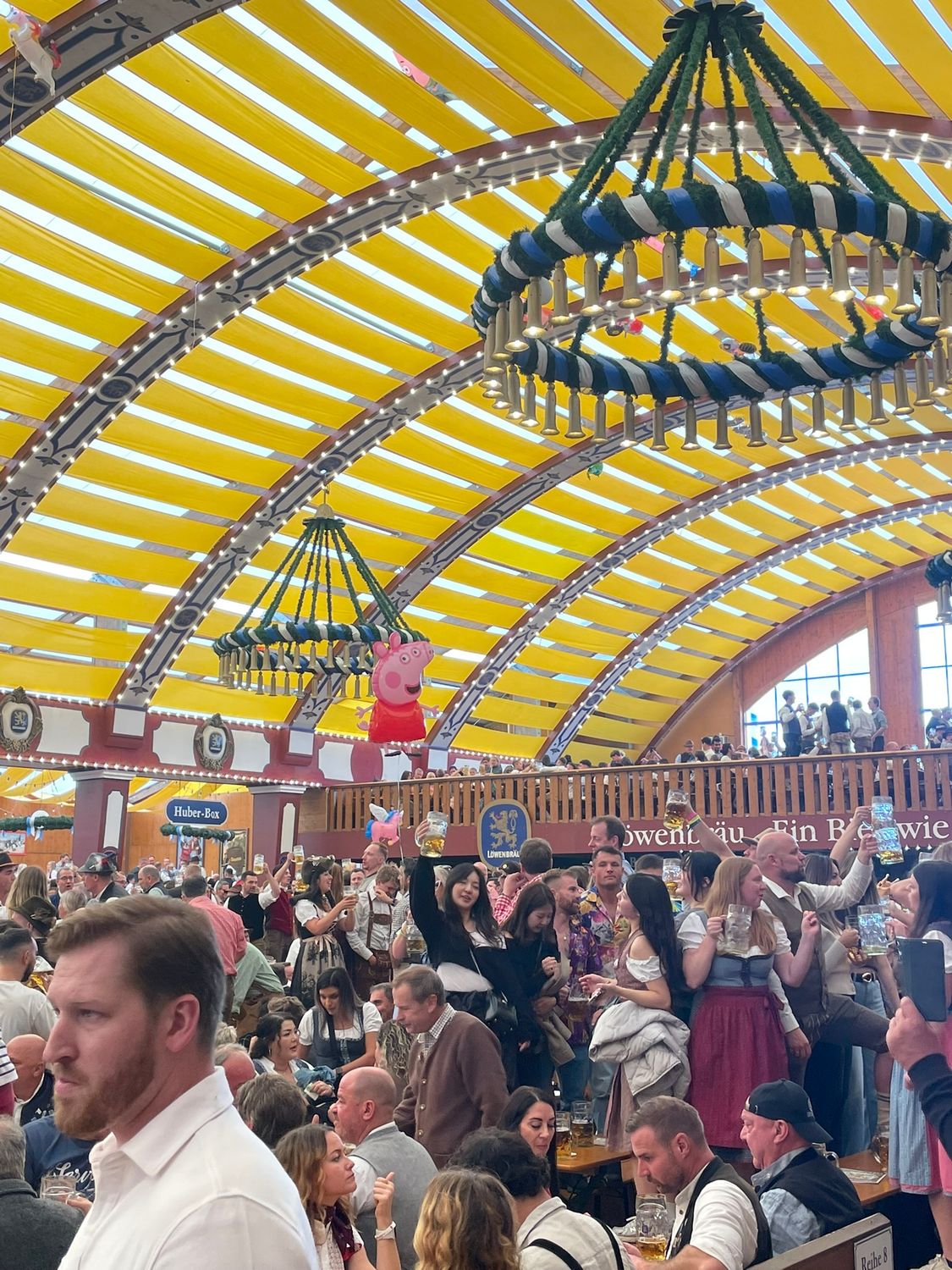OKTOBERFEST MÜNCHEN 24.-27.9.2026 alk. 1200€/henkilö jaetussa 2hh. 1hh lisämaksu 400€. Matkan ennakkomaksu 430€/henkilö. MESSUALENNUS -100€ NORMAALIHINNASTA!