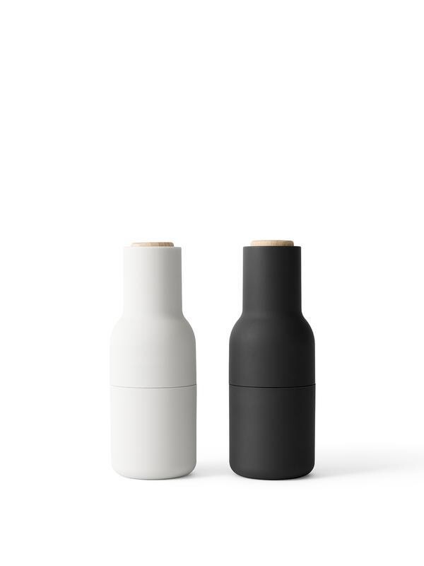 Menu Salt &amp; Pepper Grinders Ash/Carbon.Beech