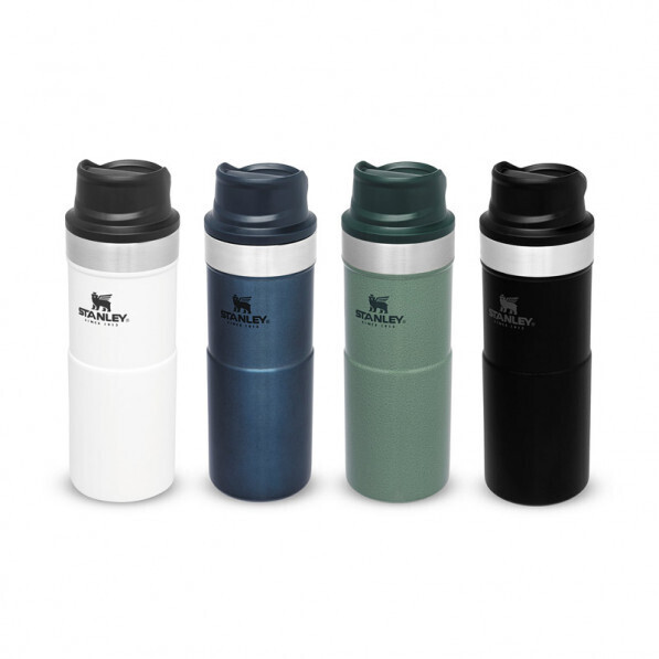 Garrafa Stanley  Classic Trigger Action Travel Mug  350ml