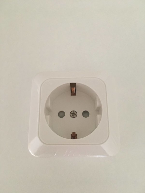 Tomada Enchufe 2P+T Schuko, 16A, 250A, Saliente - EUROBRIC