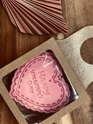 Valentines Frilly Heart ~ Single Cookie Bottle Box 