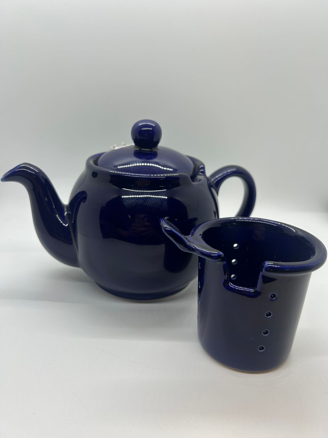 Blue teapot w/ strainer