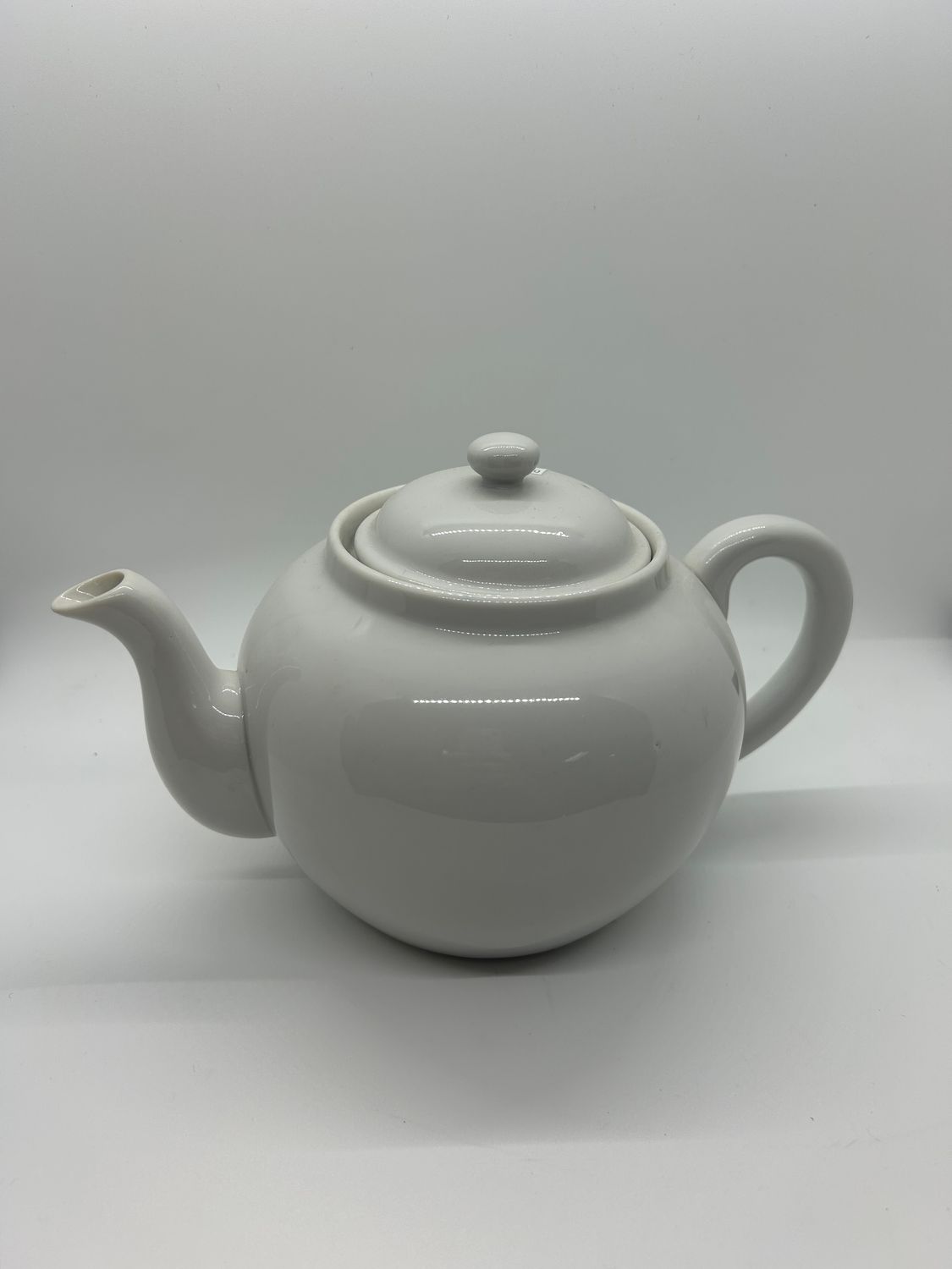 Tea - White Ceramic Teapot w/strainer