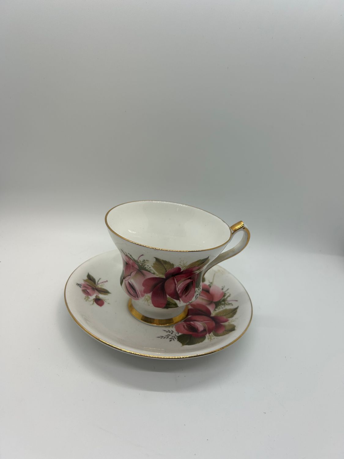 Royal Windsor Pink Roses Teacup &amp; Saucer Set
