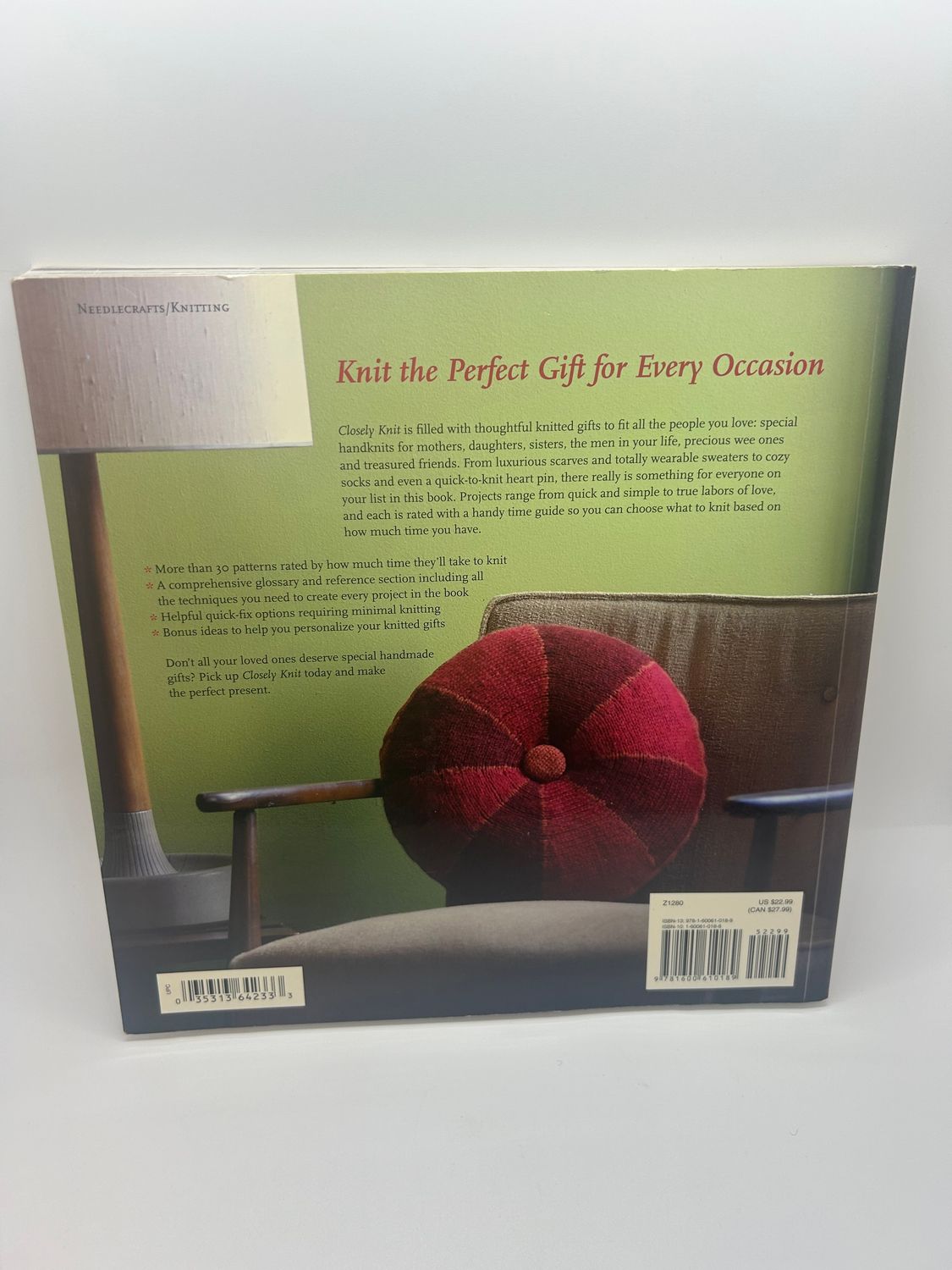 &#39;Closely Knit: Handmade Gifts for the Ones You Love&#39; by Hannah Fettig