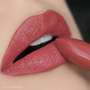 Lipstick Smolder