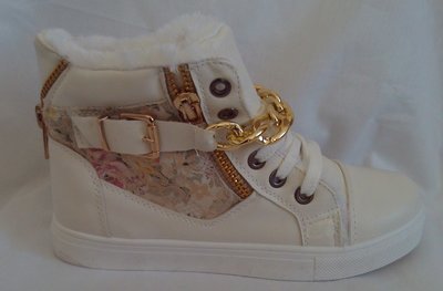 FLOWERED HIGH TOP BOOT