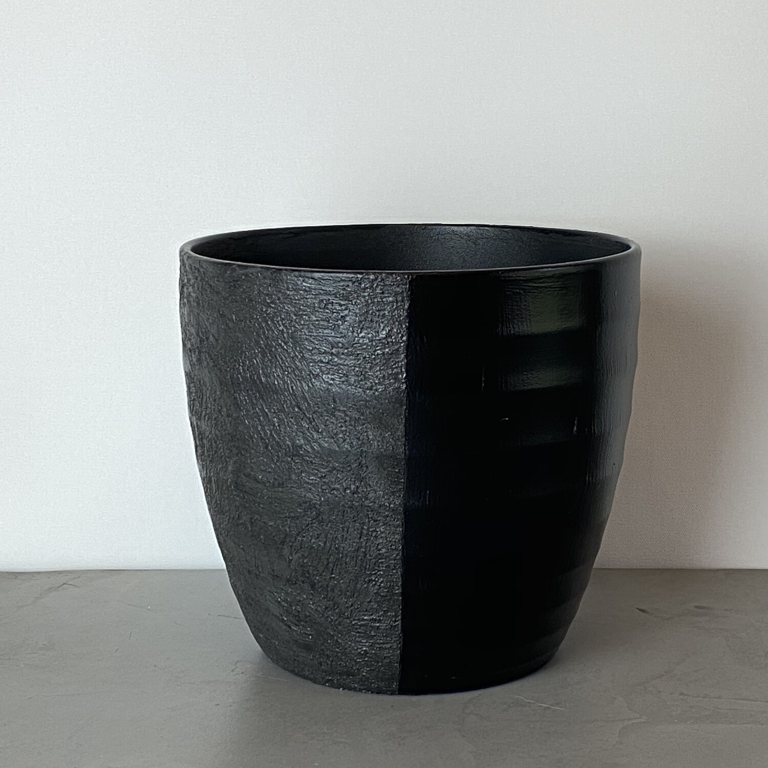 Large black contrast texture plant pot