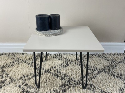 Off beige matt laminate 'Edie' side table with steel hairpin legs