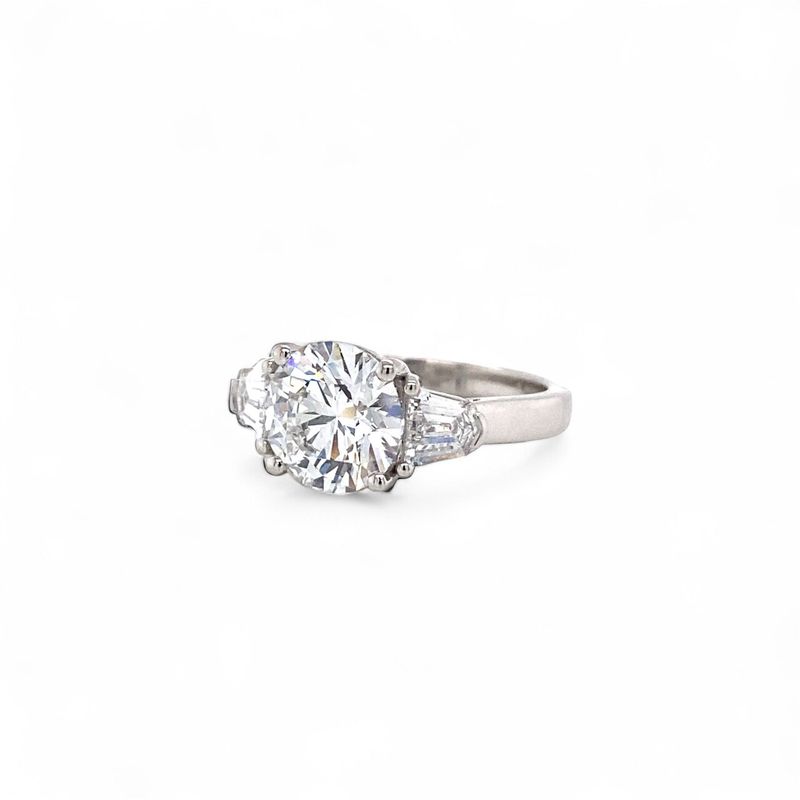 Round Brilliant Diamond Engagement Ring