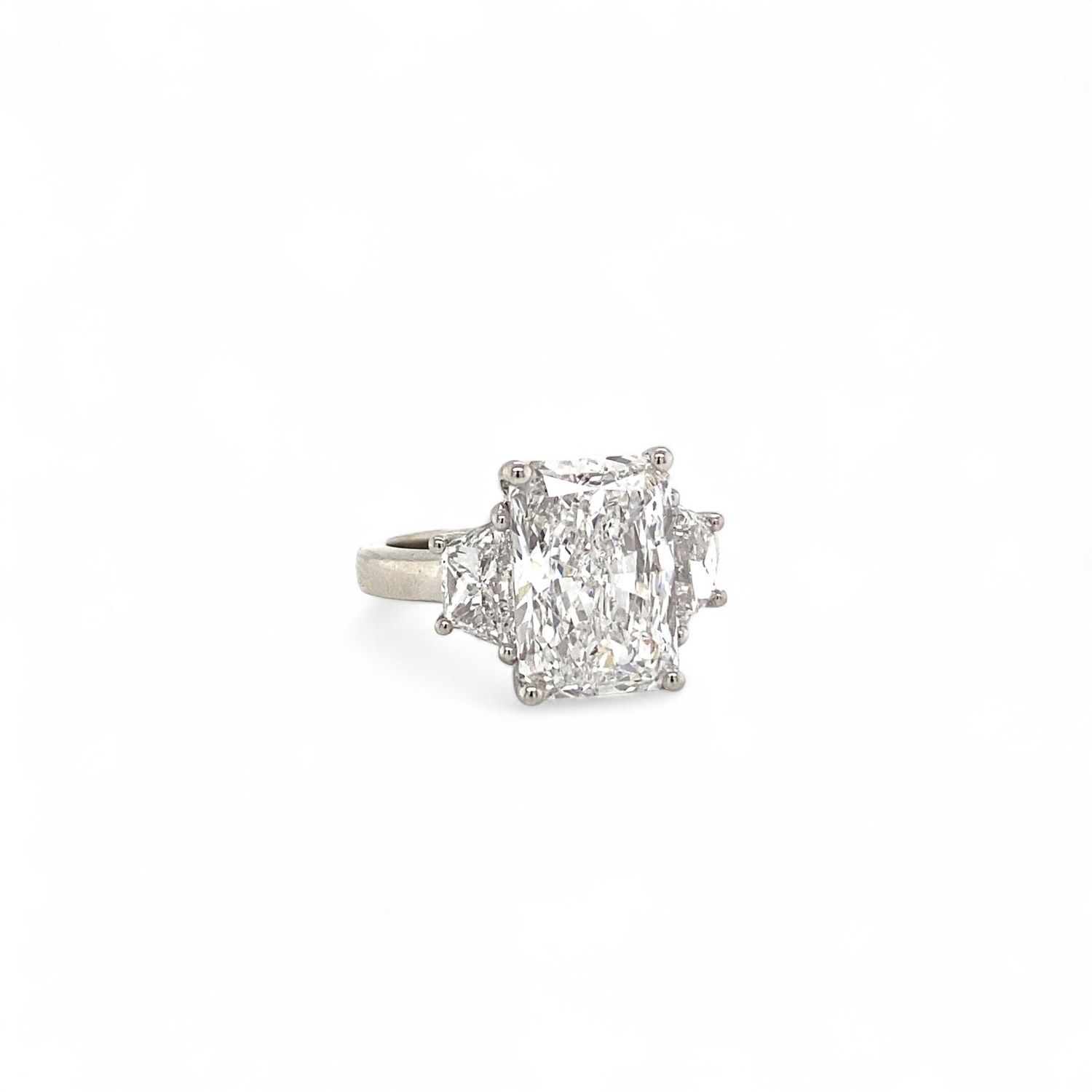 Radiant Diamond Engagement Ring With Trapezoid Side Stones