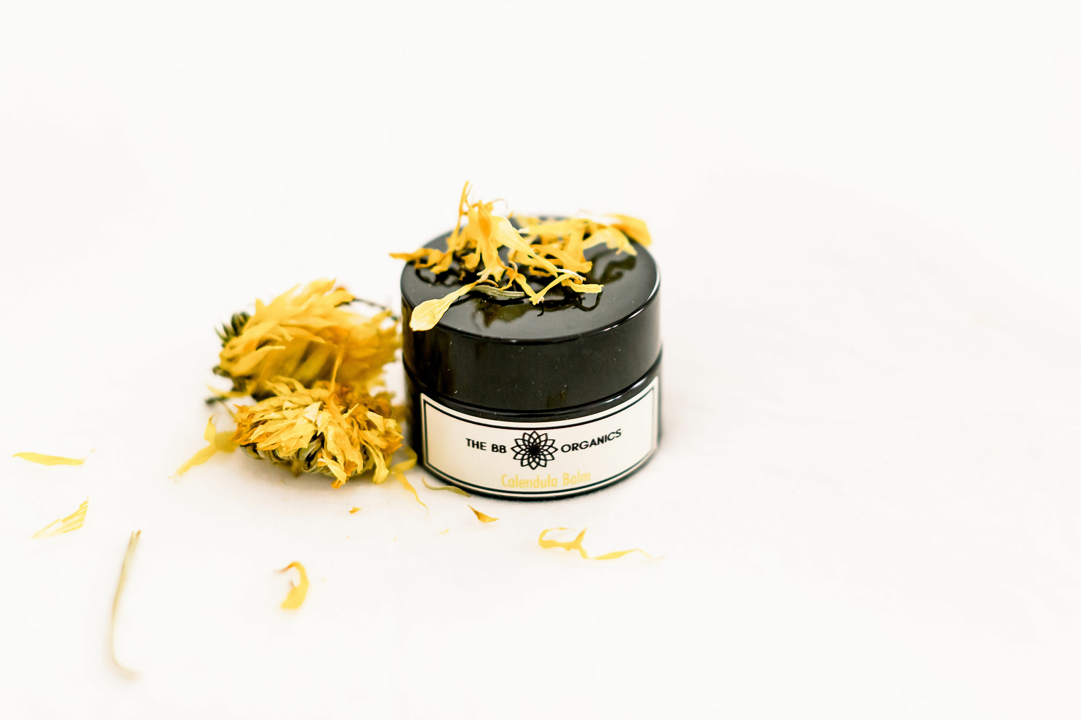 CALENDULA BALM -
Our miracle balm
for all skin type 00001