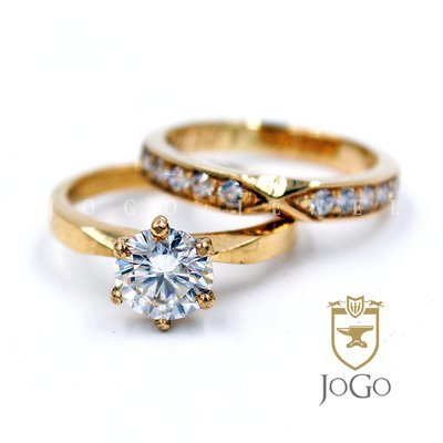 18k Yellow Gold Six Prong Solitaire Engagement & Band Set