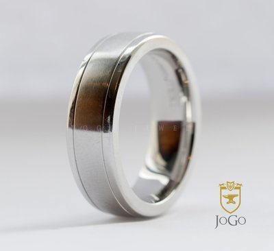 Brushed Wedding Ring in 18 K White Gold