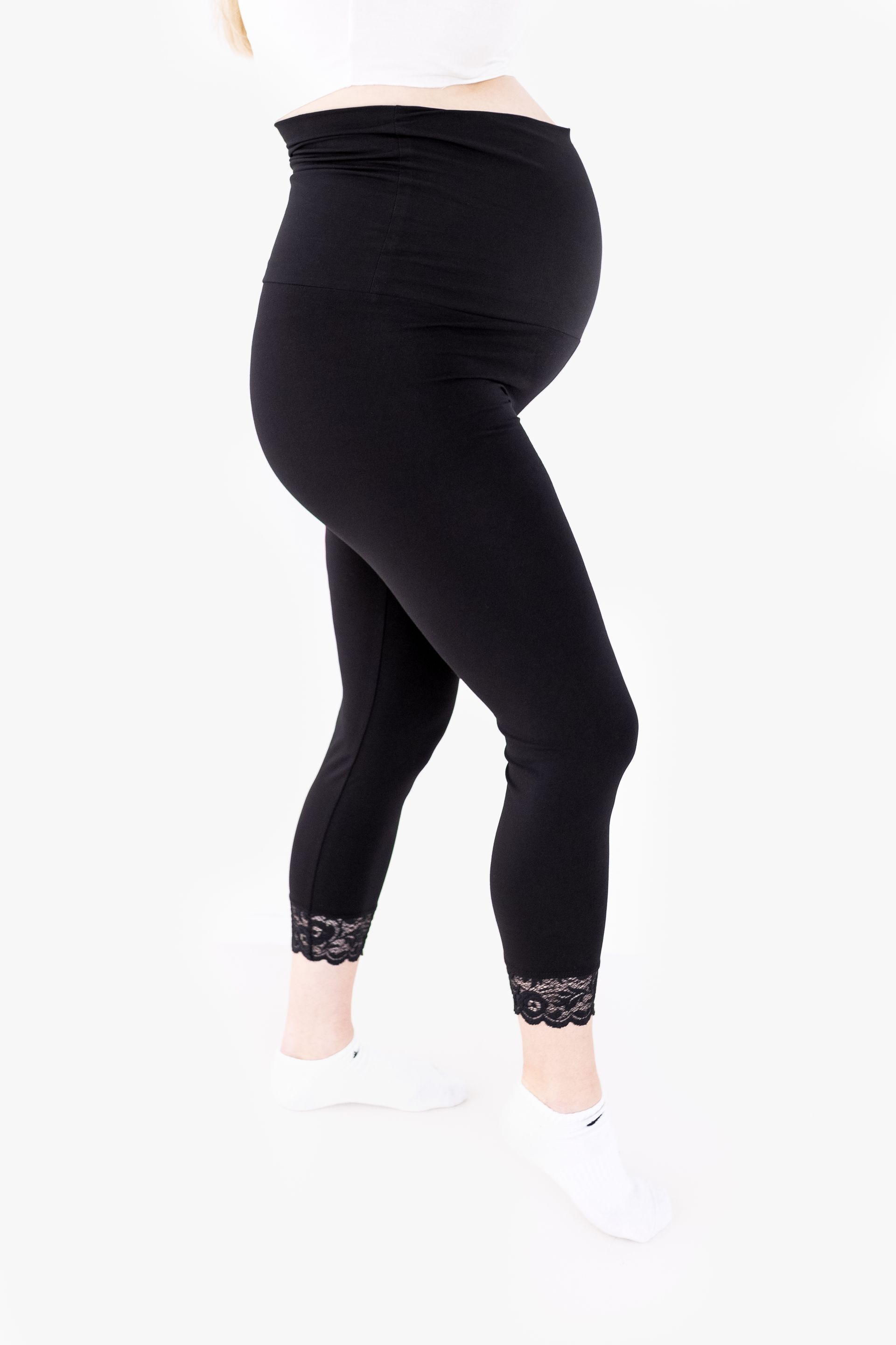 Nosečniške capri hlače s čipko (trakec)