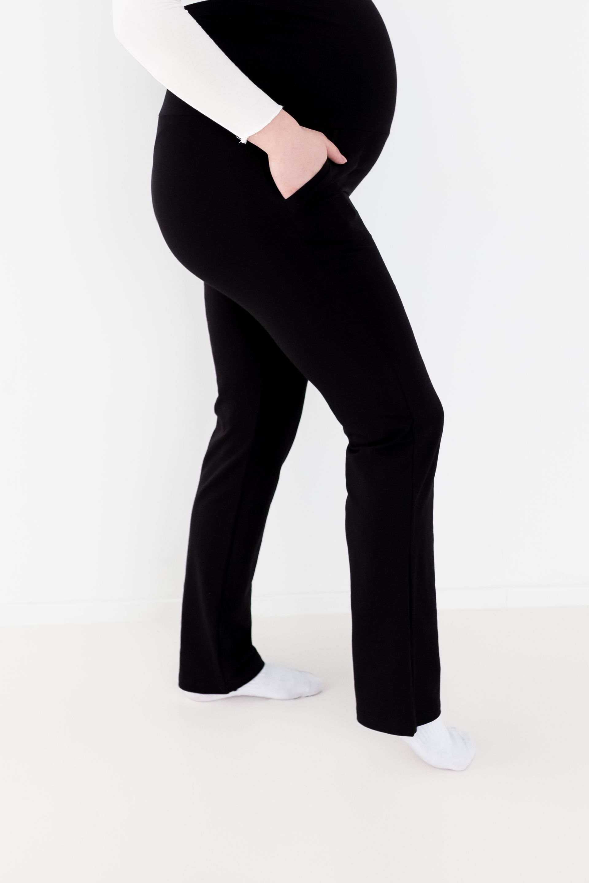 Nosečniške dolge hlače z žepi (srednje debele)